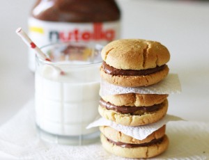 NUTELLA SANDWICH COOKIES