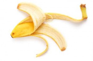 7_banana-peel-for-dry-and-acne-prone-skin