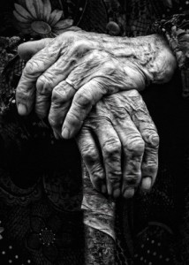 hand old woman