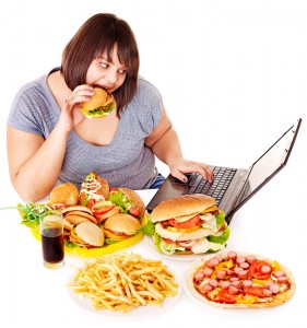 Woman-eating-junk-food