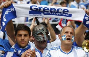 2842-greece-soccer-fans-cheers-as-wait-for-start-of-euro-2012-soccer-m2