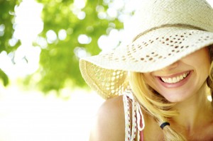 caucasian-woman-sun-hat