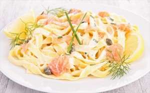 solomos-makaronia-salmon-pasta