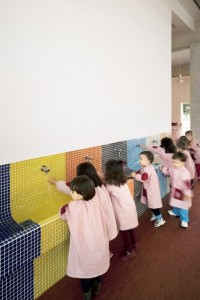 children washing hands kindergarden k-mag