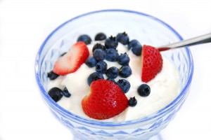 yogurt-snack-with-strawberries-and-blueberries