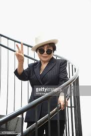 Yoko Ono One Woman Show1
